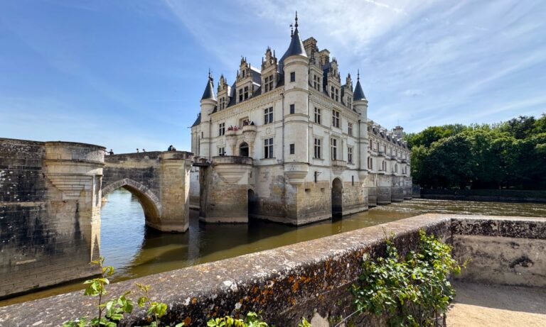 FRENCH CASTLES TOUR: Loire Valley (8K 3D VR180)